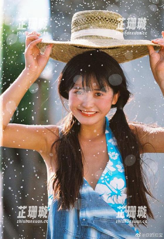 蜜桃社-Gina 蜜桃社 - 值得一看的“Gina校服”作品精选,唤醒你对校园生活的无尽思念,快来一探究竟吧!