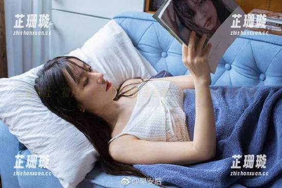 蜜桃社 - 初月黑色主题写真作品合集：黑色之美的无限可能
