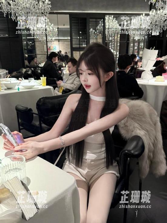蜜桃社 - 雪飞的浴室写真精选，唤醒你对美与光影的无限向往