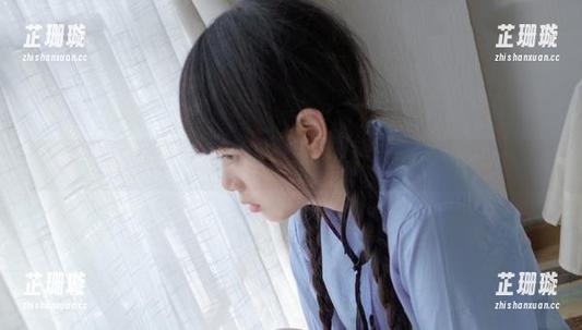 不可错过的西尔酱校服白丝大赏，cos合集展现完美少女的魅力！