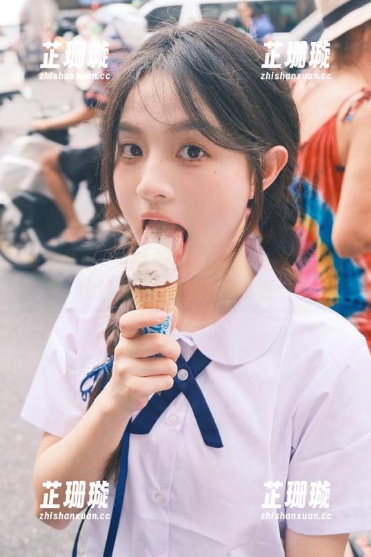觅芙少女 - 感受柯柯的温柔：私房图片让你沉浸在如诗如画的美丽中