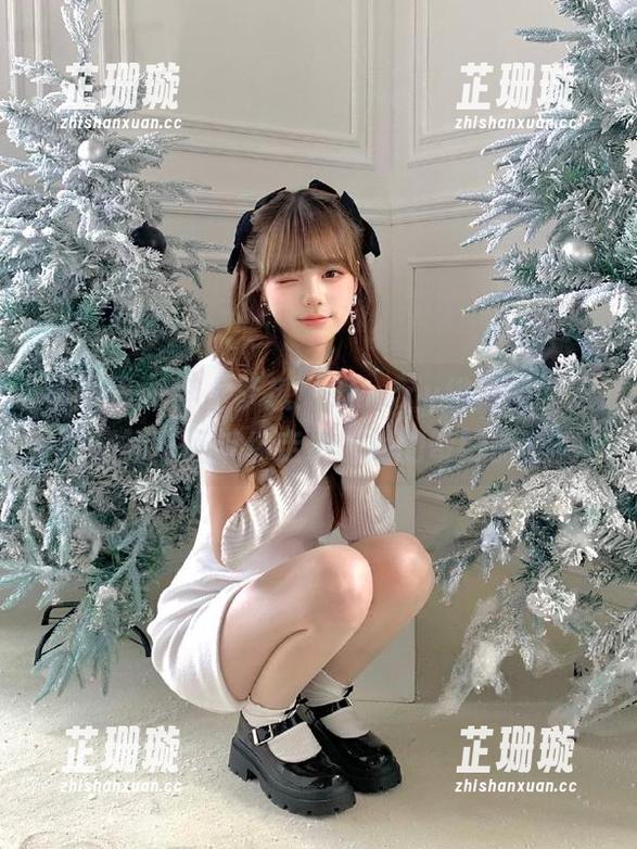 语画界 - 穿上梦想！Cherry绯月樱的定制红裙作品带你走进时尚的奇妙旅程！