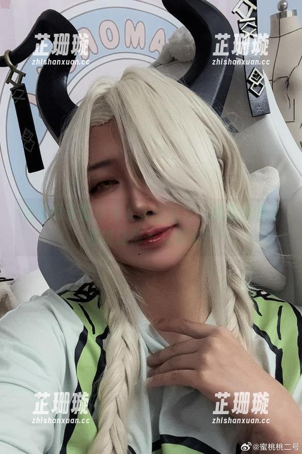 感受贞子蜜桃兔女郎的魅力，精选美图与壁纸让你一见倾心！