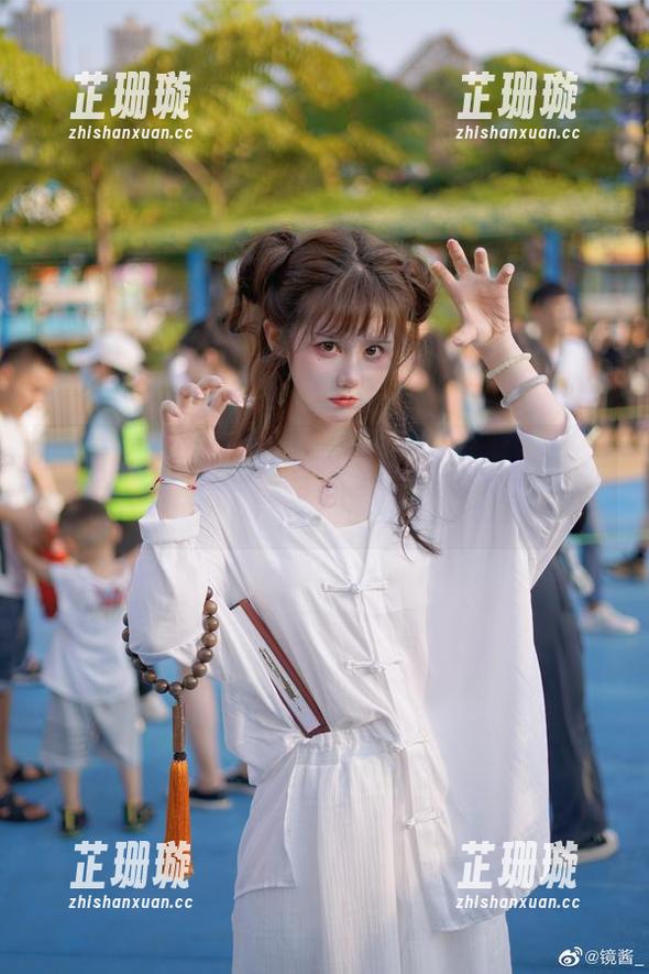 私奔制服的魅力：镜酱精选作品集，记录每一个动人瞬间