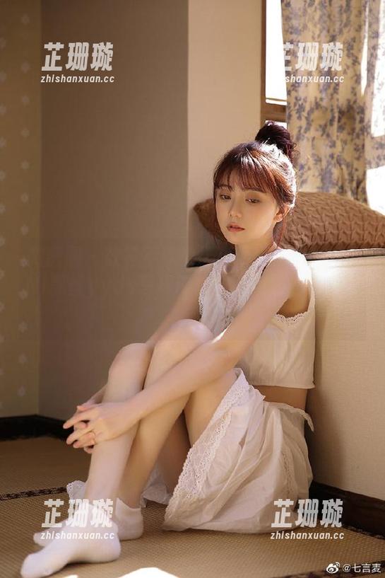 陈妮妮UNI 微密圈 - 欲罢不能的美图资源!陈妮妮UNI黑丝yyds写真带你体验视觉的极致享受