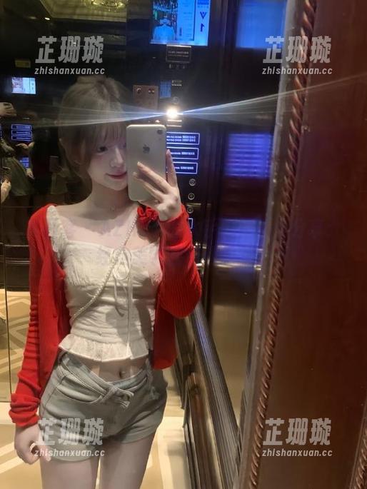 青豆客 - AZHUA的水手服作品集分享：经典美学在现代的回归