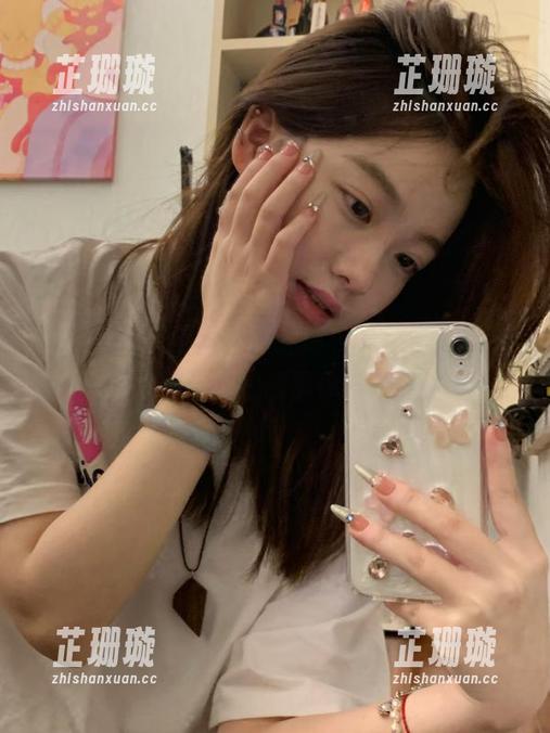 青豆客 - 从不透明到透明，可乐Vicky全套写真背后的故事你知道吗？