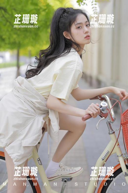 青豆客 - 宛恩miyu为你呈现白丝作品套图，细腻之处尽展女性的柔美与力量