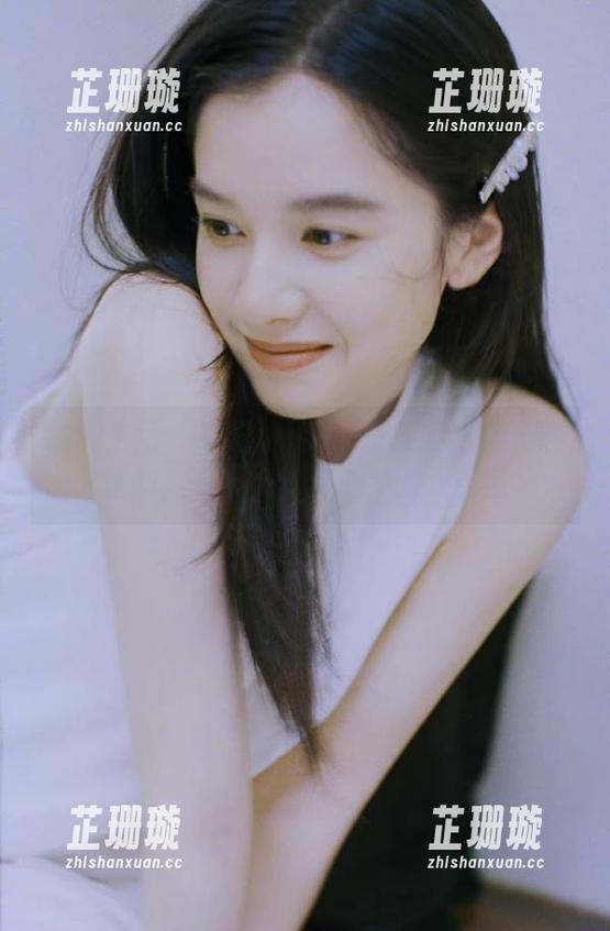 顽味生活 - 披露Milk大萌最新写真《裤里丝》，一场视觉与心灵的双重盛宴