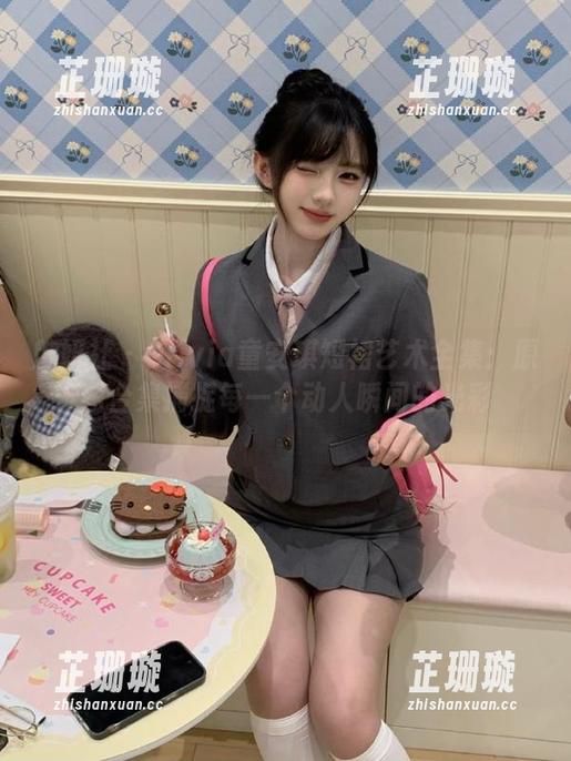 魅妍社 - Olivia童安琪短裙艺术全集：原图合集捕捉每一个动人瞬间的光彩