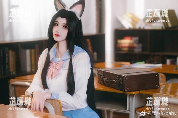 走进“鹿八岁baby”的私拍作品，感受猫咪物语的纯真魅力